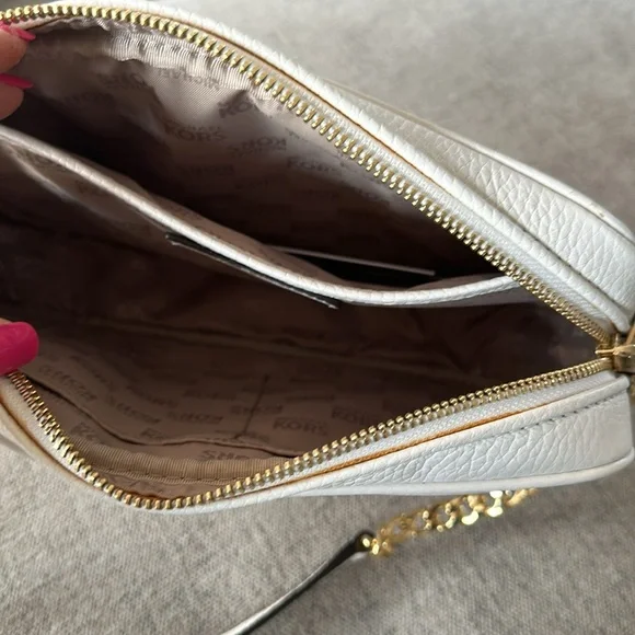 Michael Kors White Crossbody Camera Leather Ginny Small bag NEW gold hardware - Picture 2 of 10